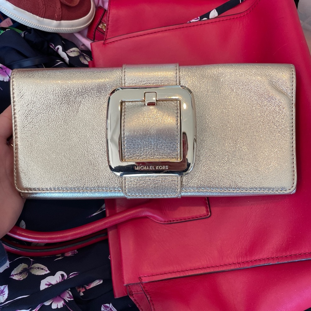 michael kors clutch